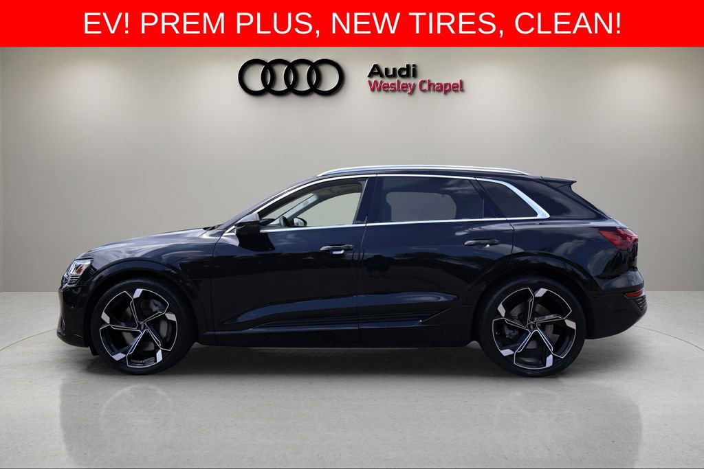 Used 2024 Audi Q8 e-tron Premium Plus w/ Premium Plus Package AWD/4WD image 2