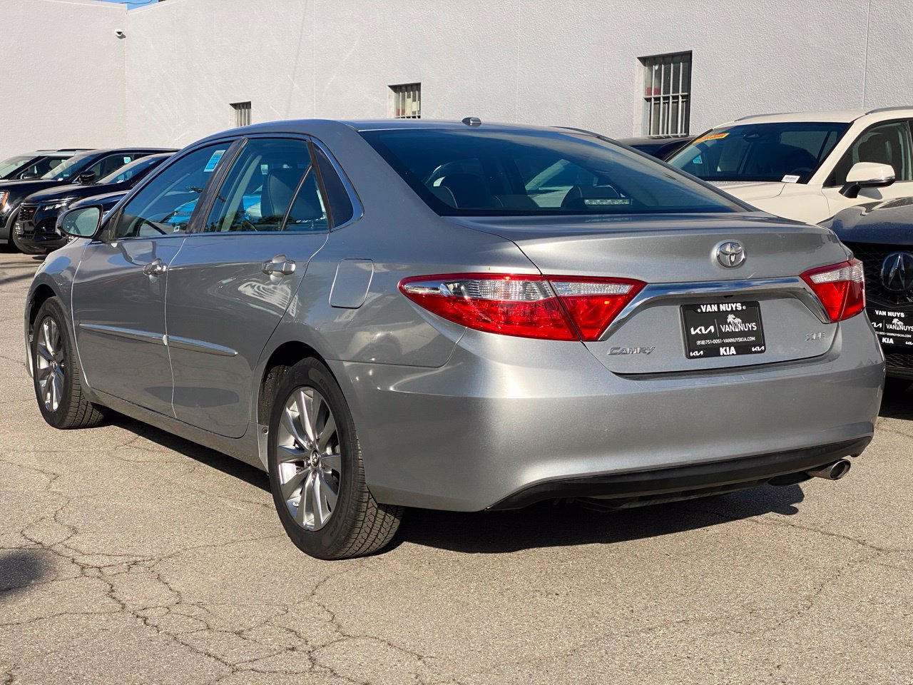 Used 2016 Toyota Camry XLE w/ Convenience Package FWD image 5