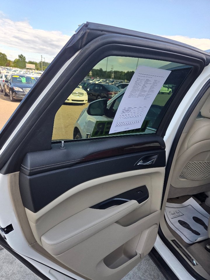 Used 2013 Cadillac SRX Luxury image 12