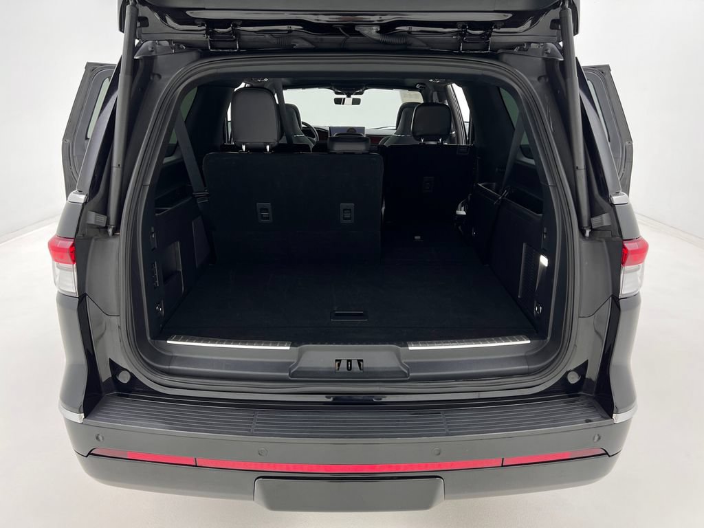 Used 2022 Lincoln Navigator L Reserve AWD/4WD image 27