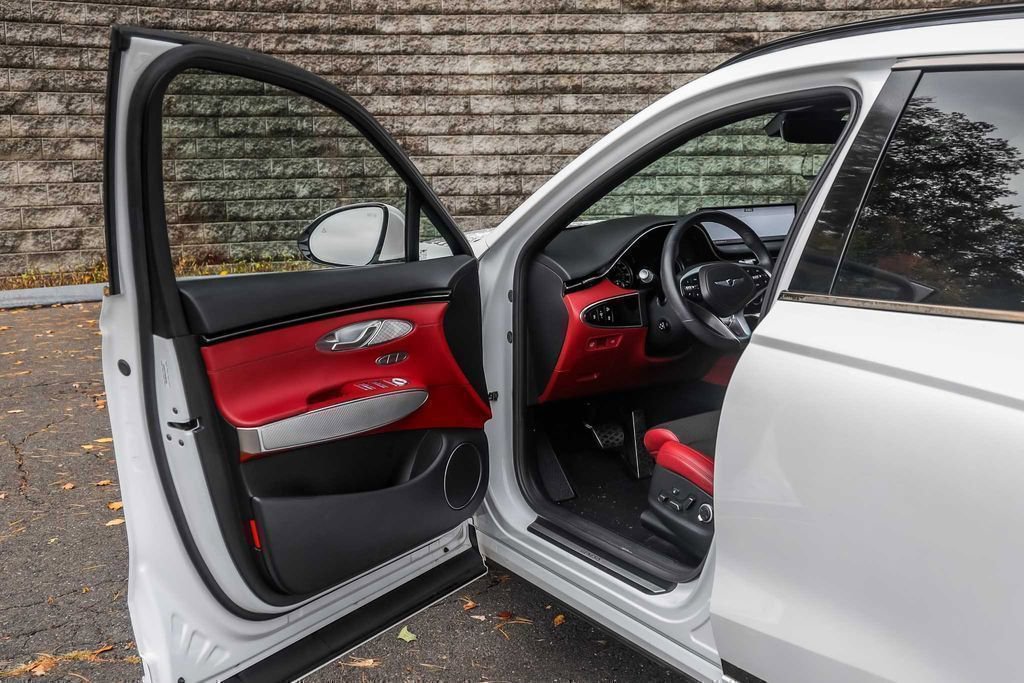 Used 2023 Genesis GV70 3.5T Sport w/ Cargo Package image 23