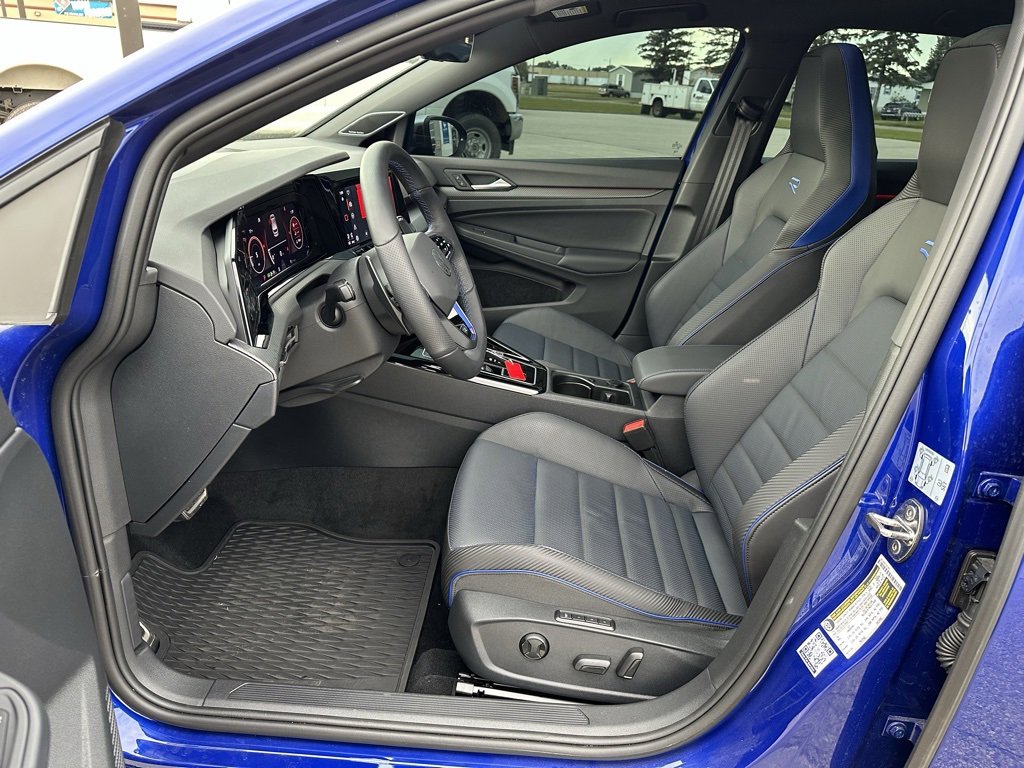 Used 2024 Volkswagen Golf R image 10