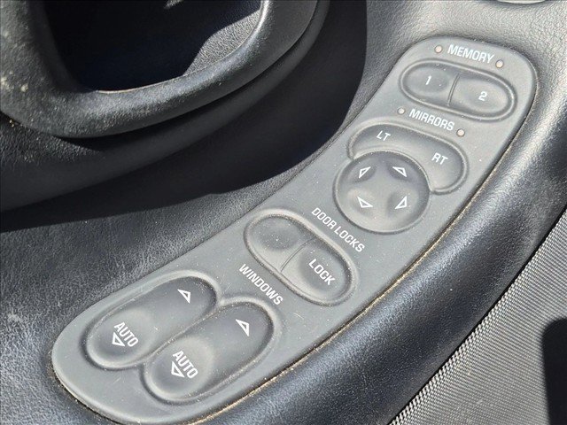 Used 2004 Chevrolet Corvette Z06 w/ Z06 Preferred Equipment Group RWD image 11