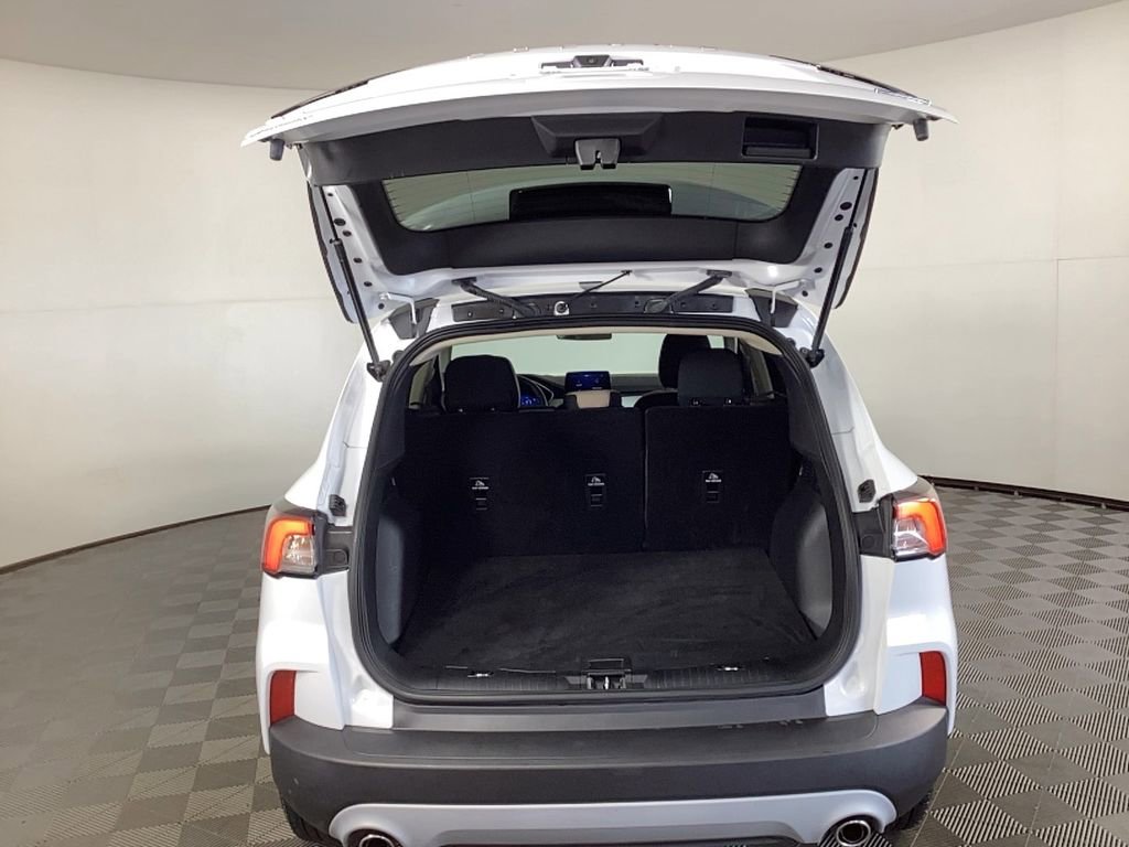 Used 2020 Ford Escape SE Sport image 29