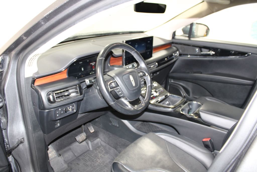 Used 2022 Lincoln Nautilus Reserve image 24
