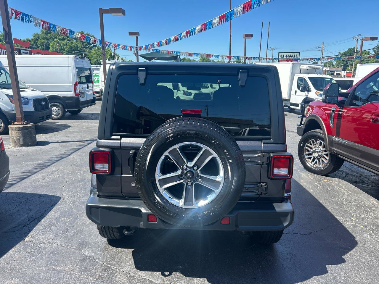 Used 2020 Jeep Wrangler Unlimited Sahara AWD/4WD image 6
