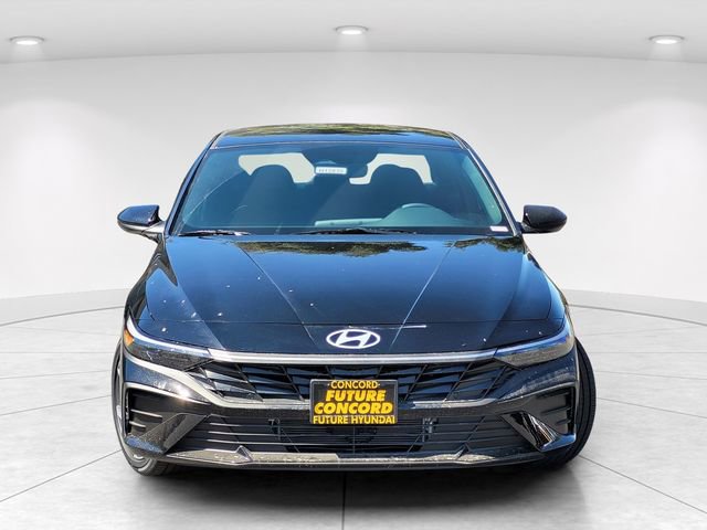 Certified 2025 Hyundai Elantra SEL image 2