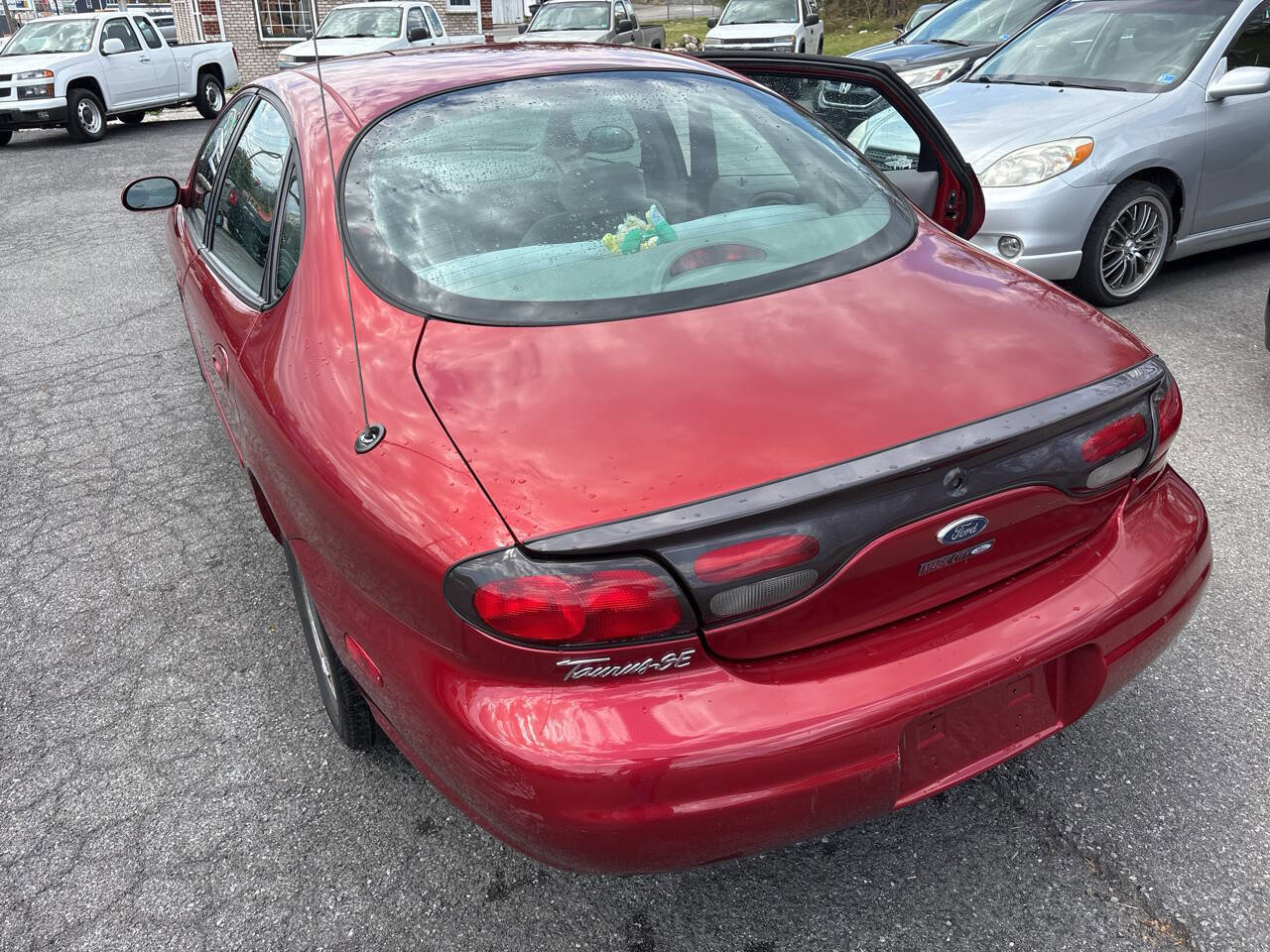 Used 1998 Ford Taurus SE FWD image 14