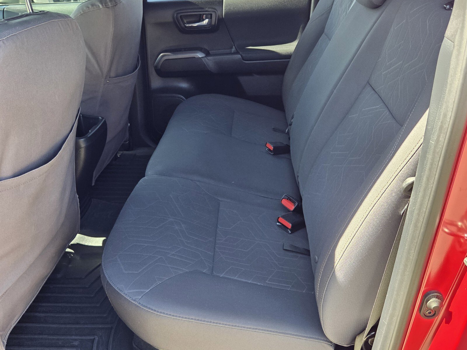 Used 2018 Toyota Tacoma TRD Sport image 5