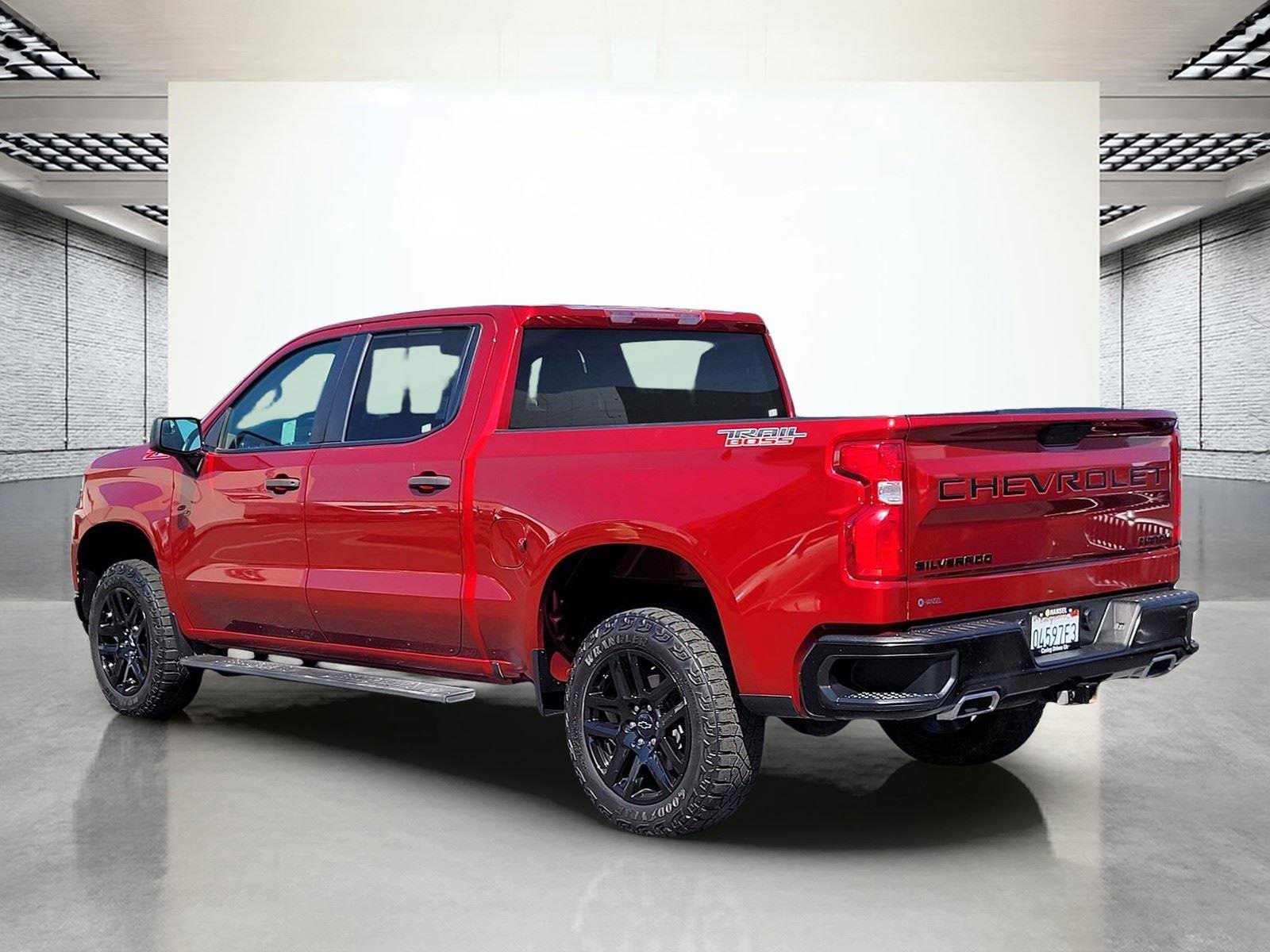Used 2021 Chevrolet Silverado 1500 Custom Trail Boss w/ LPO, Dark Essentials Package AWD/4WD image 9