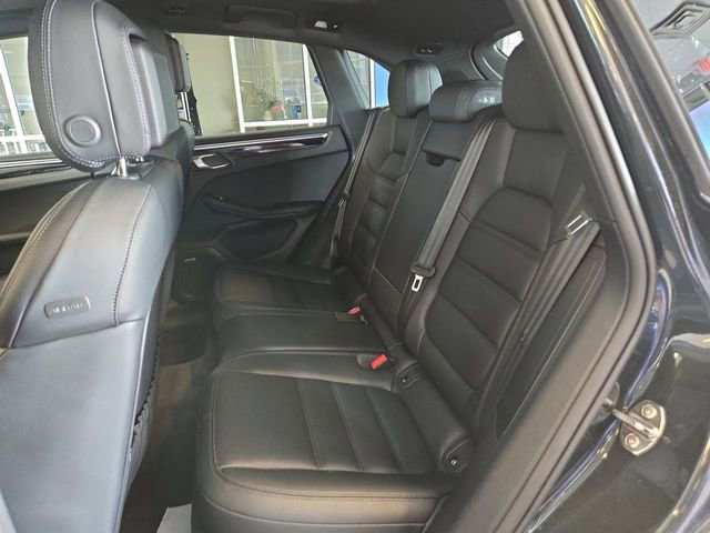 Used 2025 Porsche Macan image 23