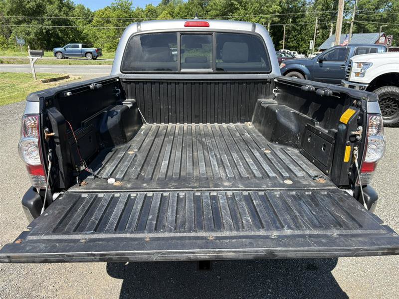 Used 2015 Toyota Tacoma 4x4 Double Cab w/ SR5 Package image 14
