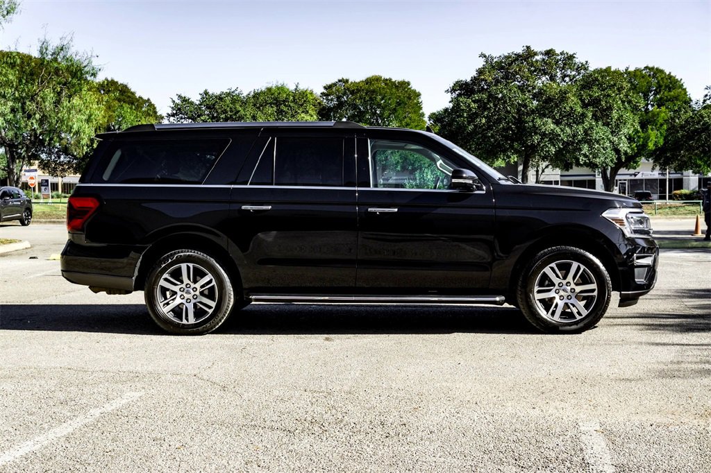 Used 2023 Ford Expedition Max Limited image 4