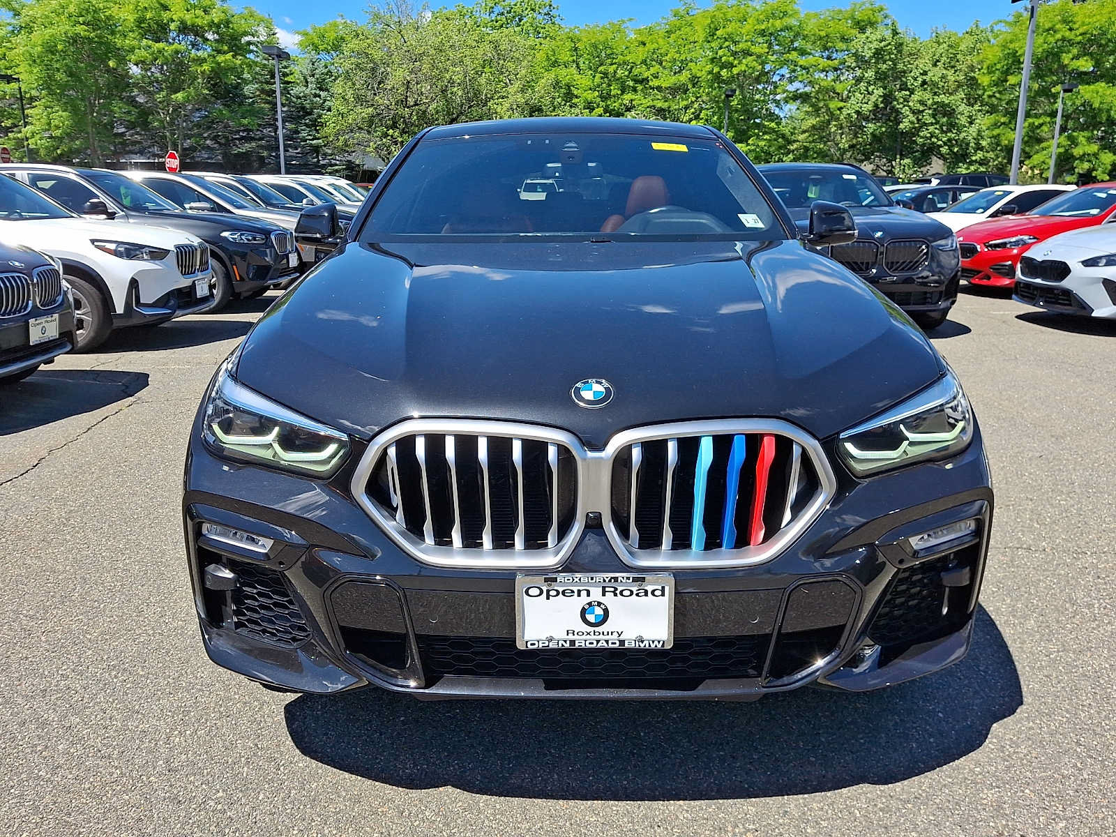 Used 2022 BMW X6 xDrive40i w/ M Sport Package AWD/4WD image 2