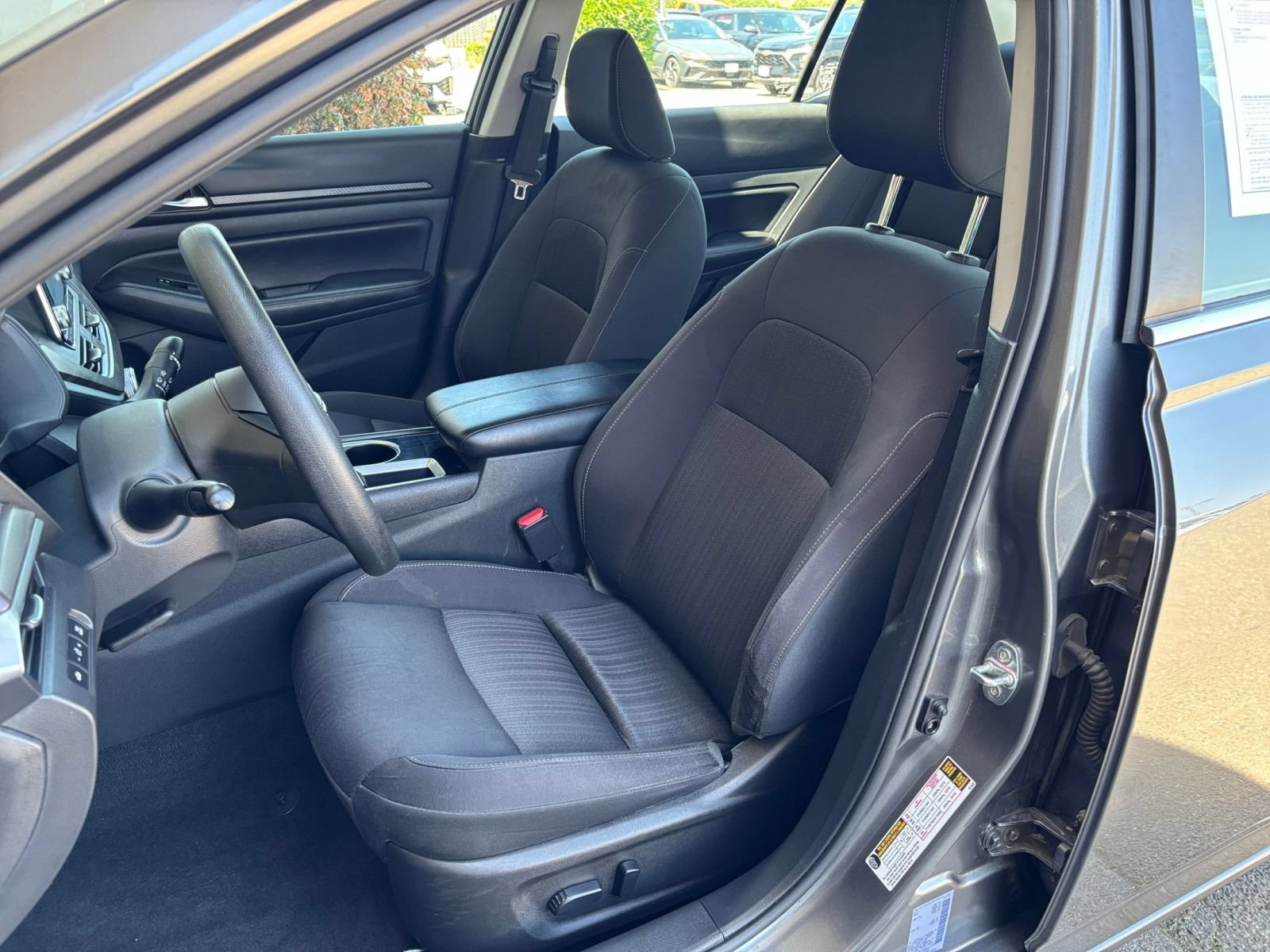 Used 2024 Nissan Altima 2.5 SV FWD image 37