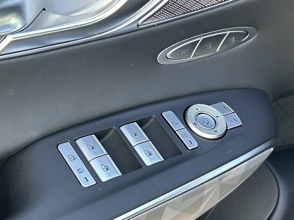 Used 2025 Genesis GV70 3.5T Sport w/ Sport Advanced Package image 20