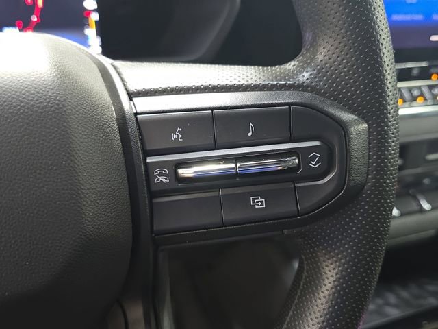 Used 2023 Chevrolet Colorado Trail Boss w/ Technology Package image 21