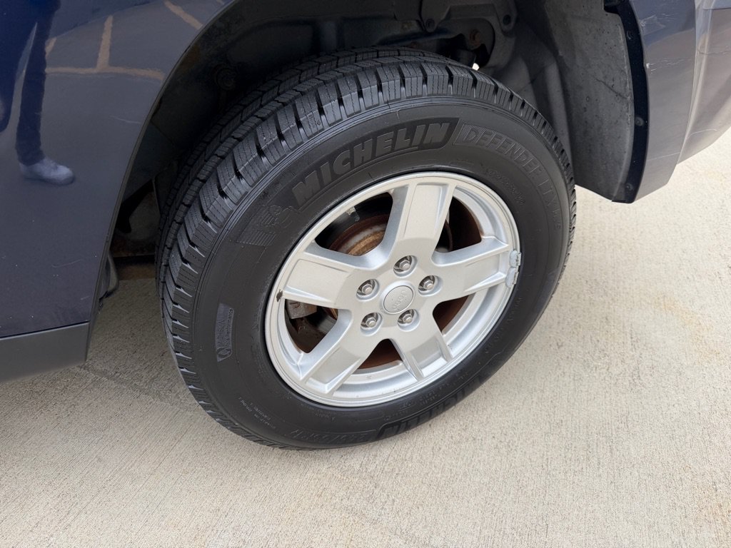Used 2005 Jeep Grand Cherokee Laredo AWD/4WD image 9