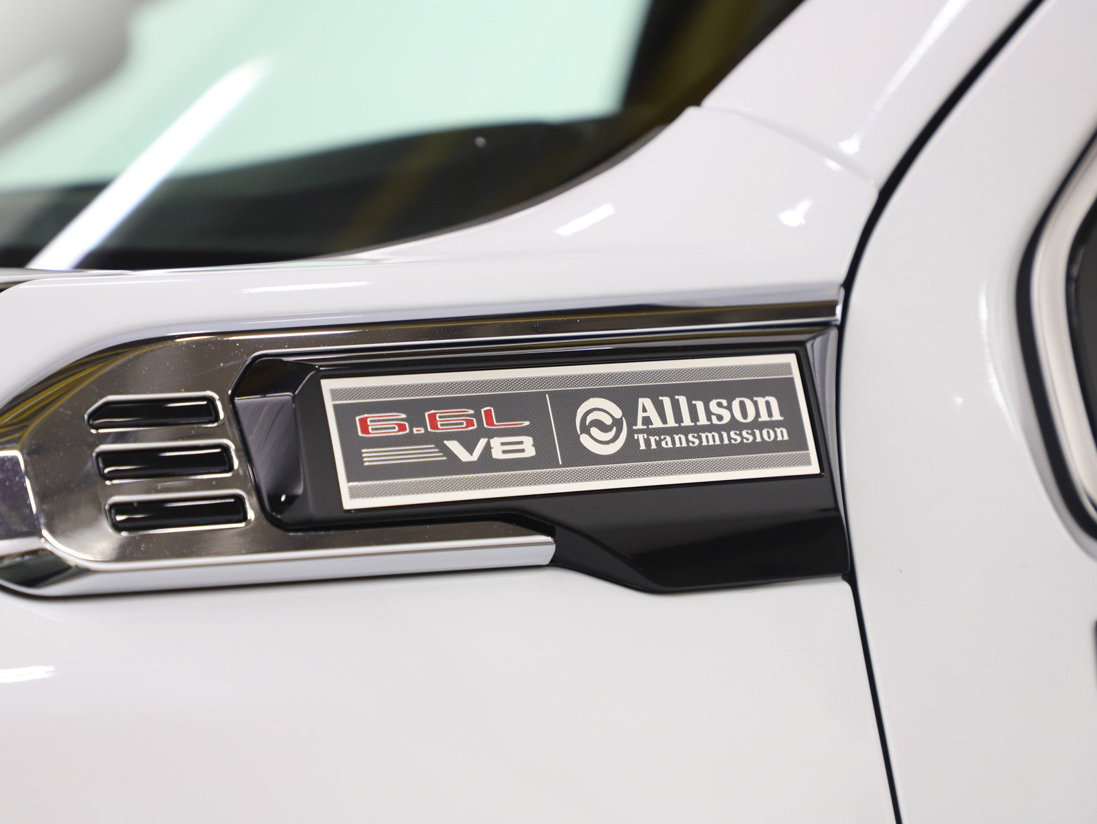 Used 2024 GMC Sierra 3500 SLE w/ SLE Convenience Package image 28