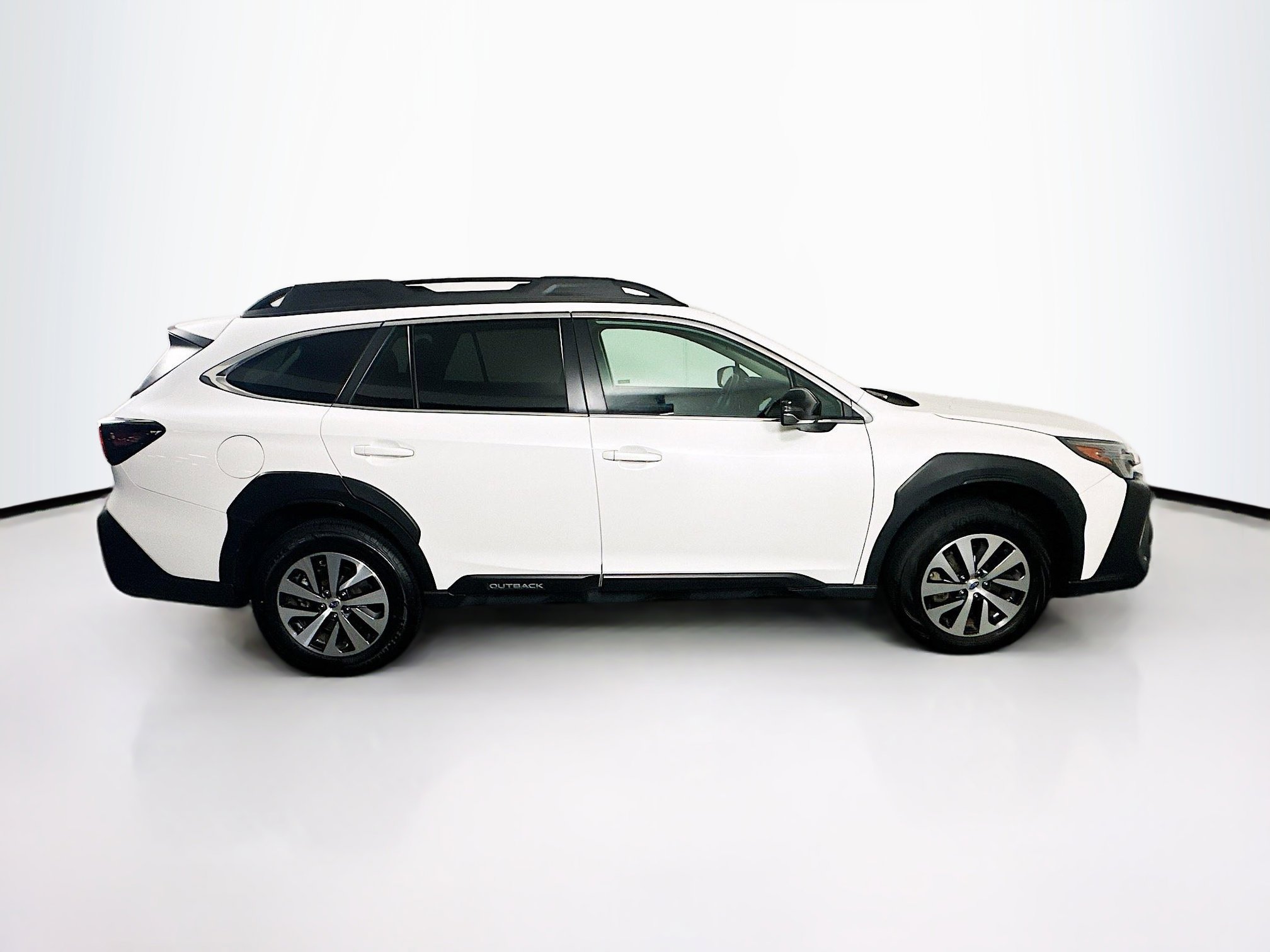 Used 2025 Subaru Outback Premium AWD/4WD image 10