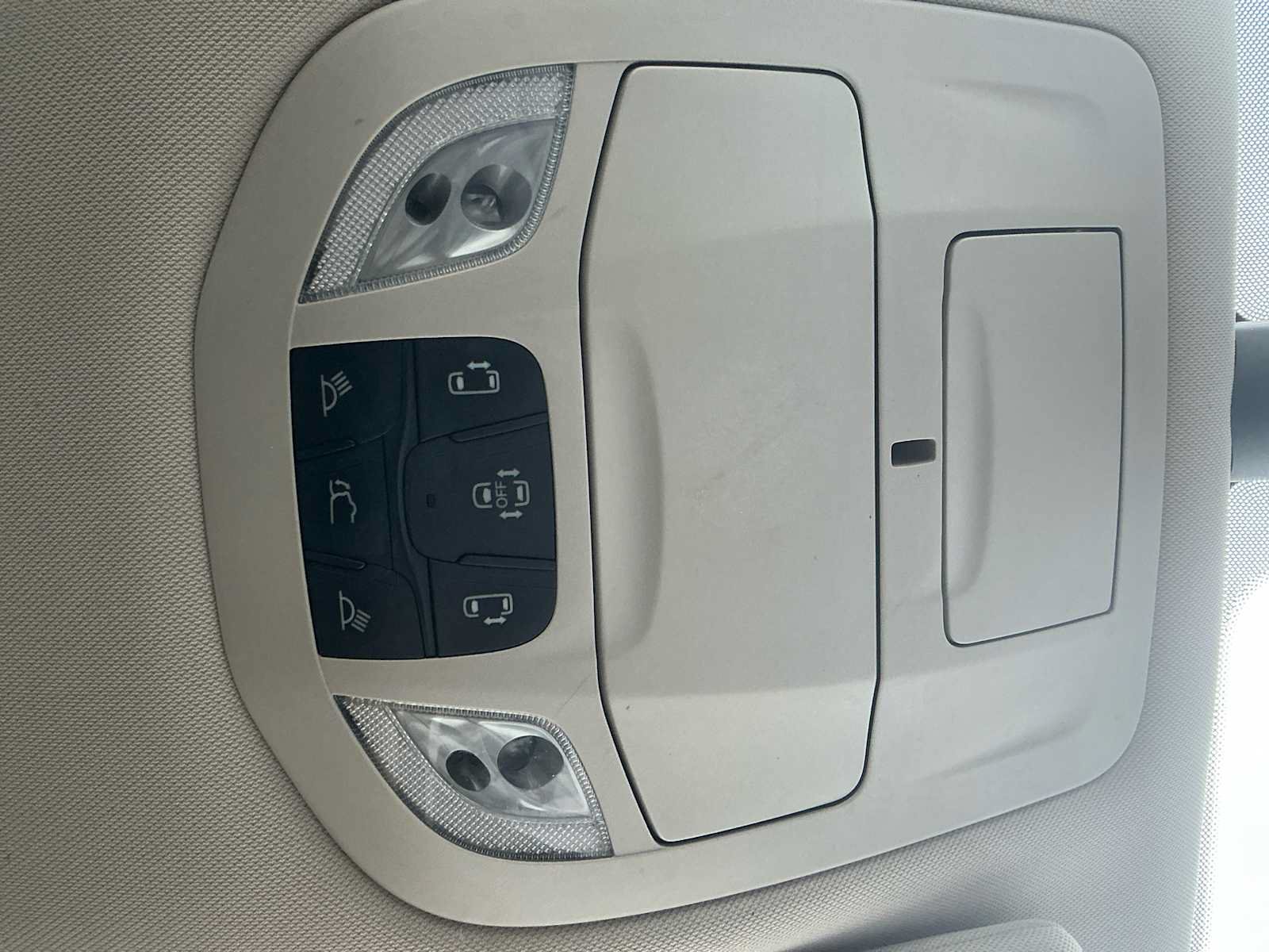 Used 2024 Chrysler Pacifica Touring-L FWD image 18