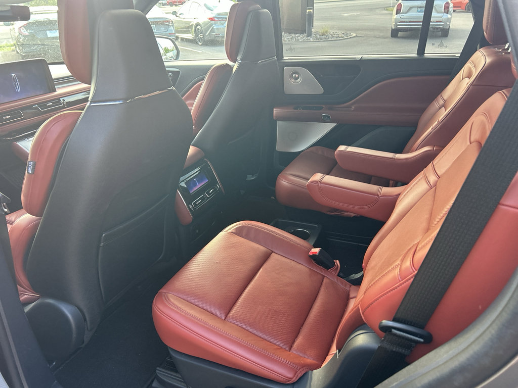 Used 2025 Lincoln Aviator Reserve w/ Equipment Group 201A AWD/4WD image 10