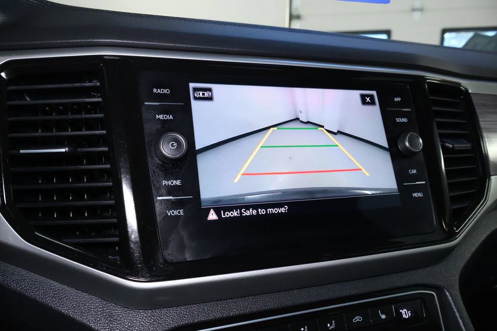 Used 2022 Volkswagen Atlas Cross Sport SE image 32