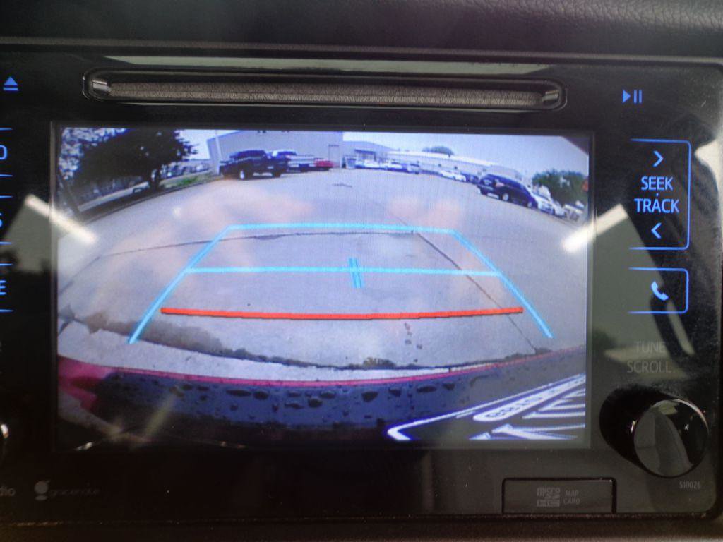 Used 2015 Toyota Sienna XLE w/ XLE Navigation Package FWD image 27