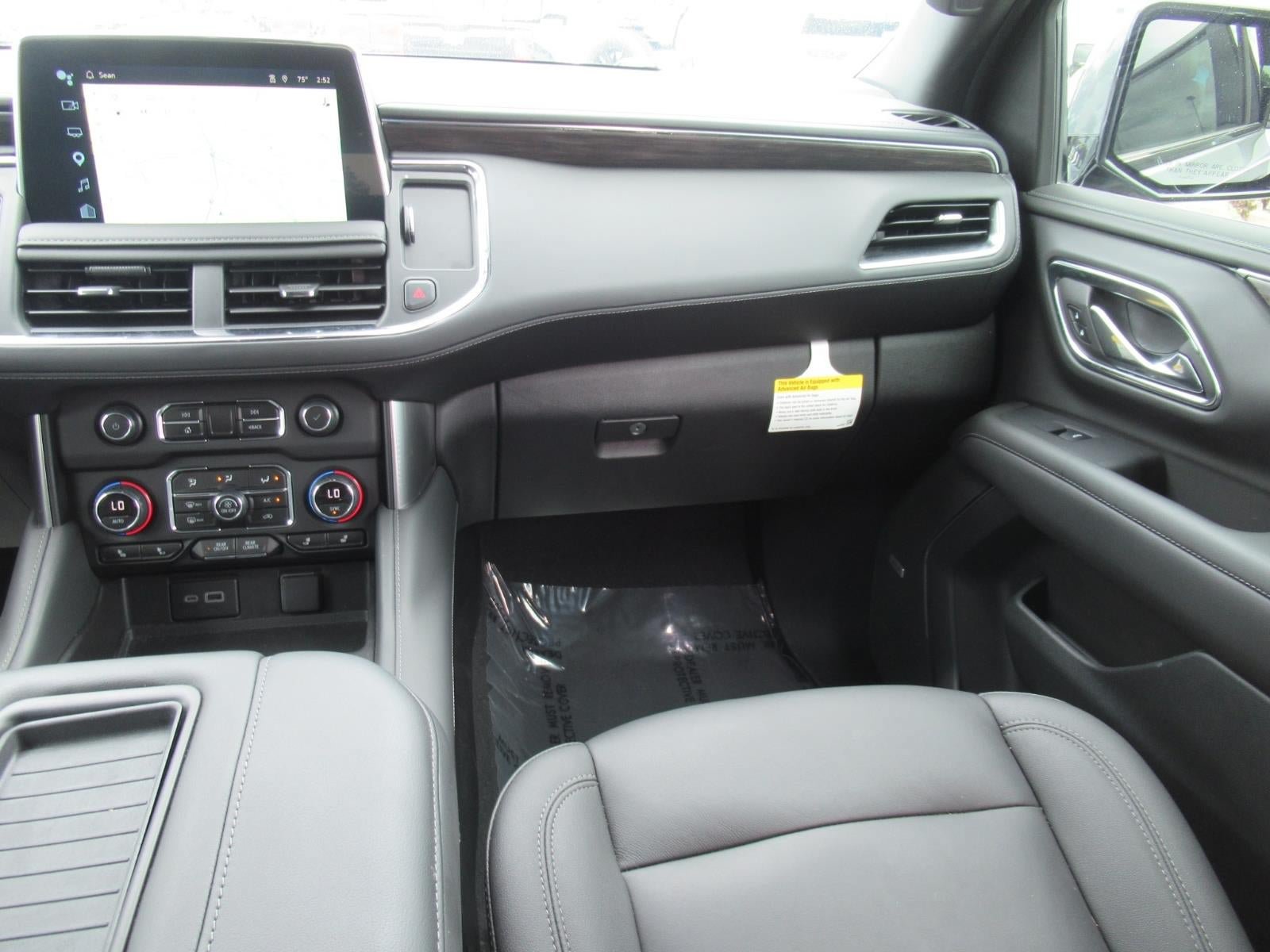 Used 2024 Chevrolet Suburban Z71 w/ Luxury Package AWD/4WD image 14