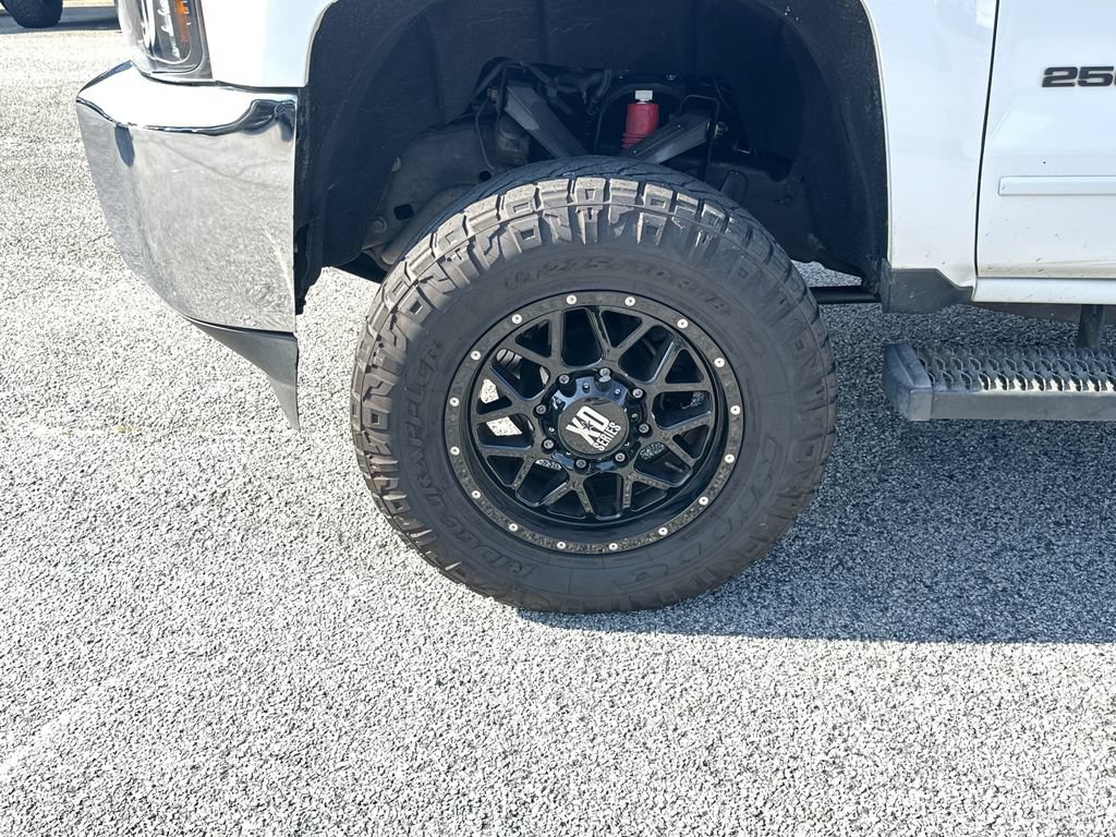 Used 2016 Chevrolet Silverado 2500 LT AWD/4WD image 11