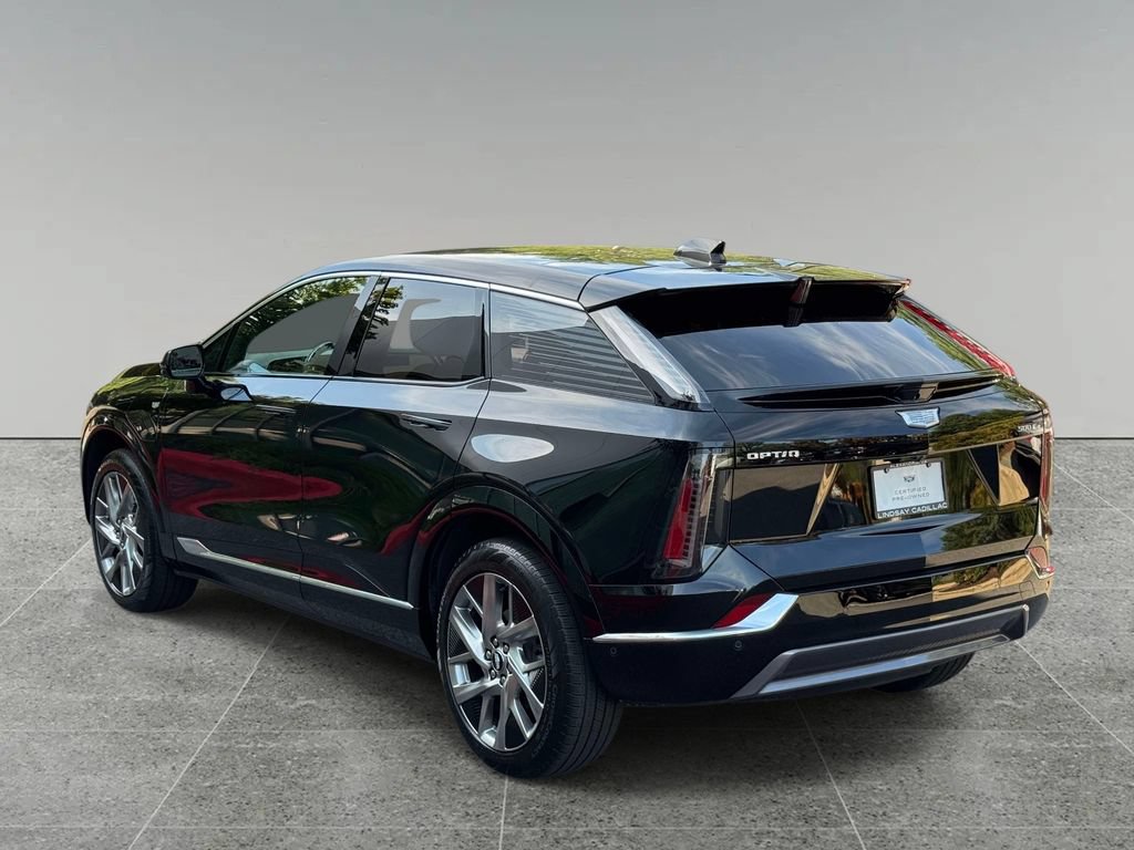Used 2025 Cadillac Optiq Luxury 2 w/ LPO, Floor Liner Package AWD/4WD image 13