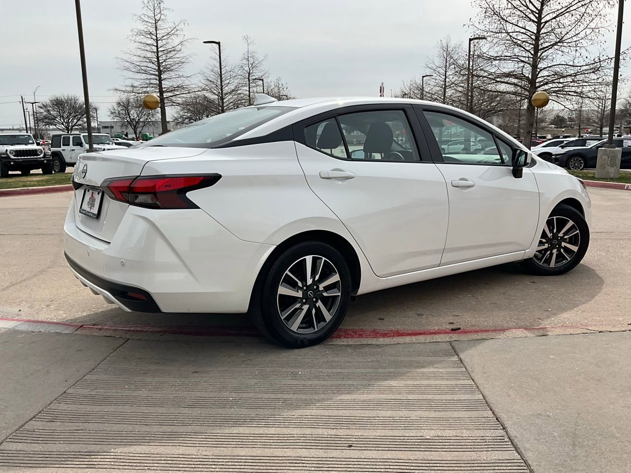 Used 2025 Nissan Versa SV image 6