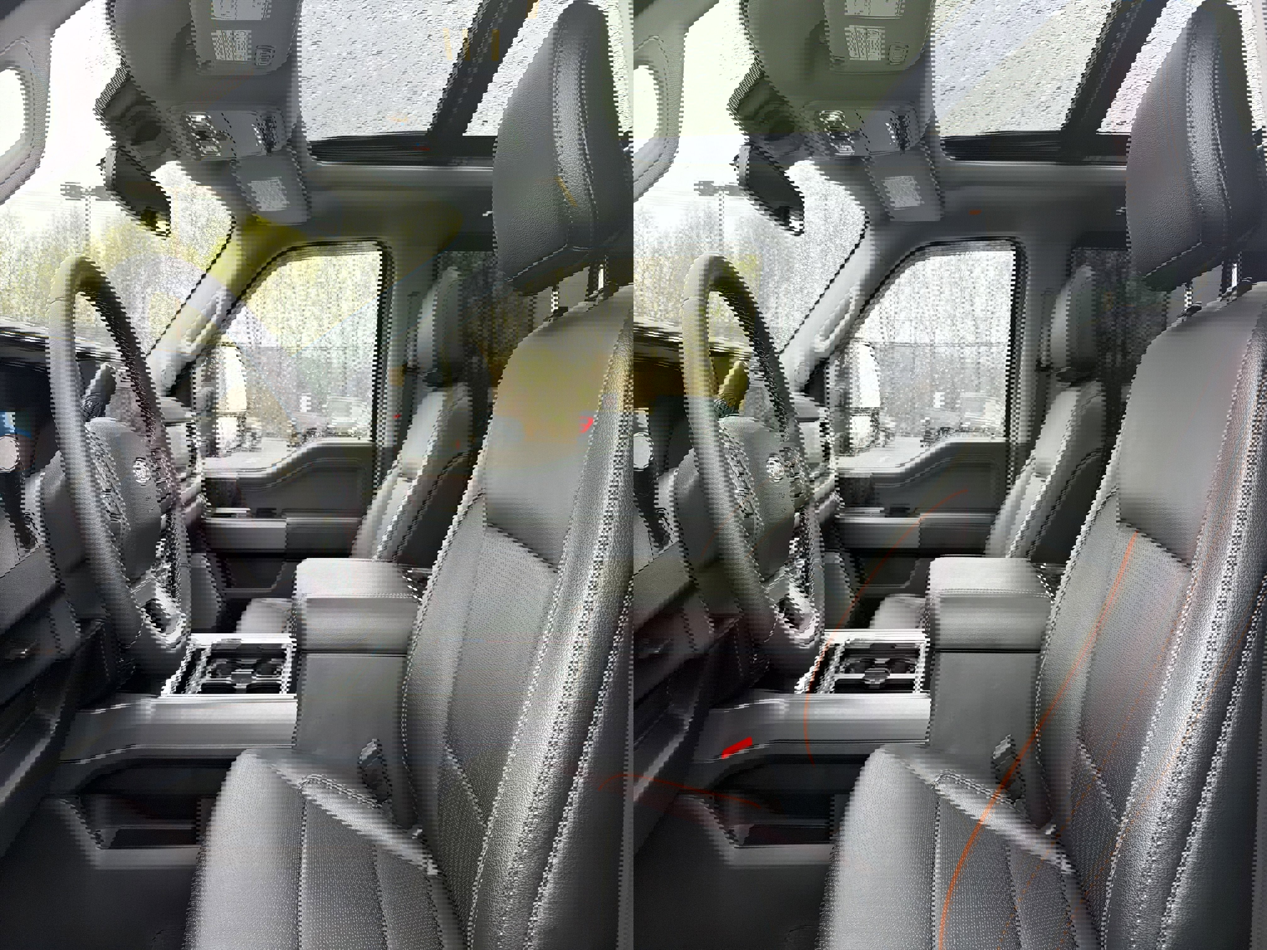 Used 2025 Ford F250 Lariat w/ Tremor Off-Road Package image 13