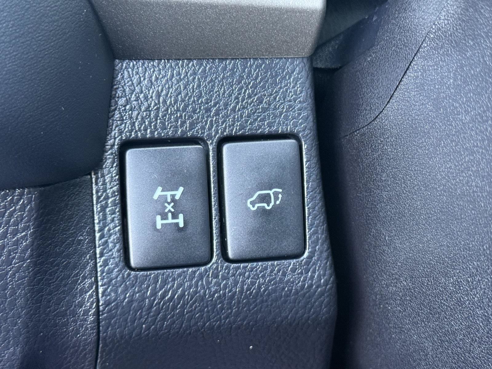 Used 2014 Toyota RAV4 Limited AWD/4WD image 56