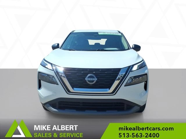 Used 2023 Nissan Rogue S AWD/4WD image 2
