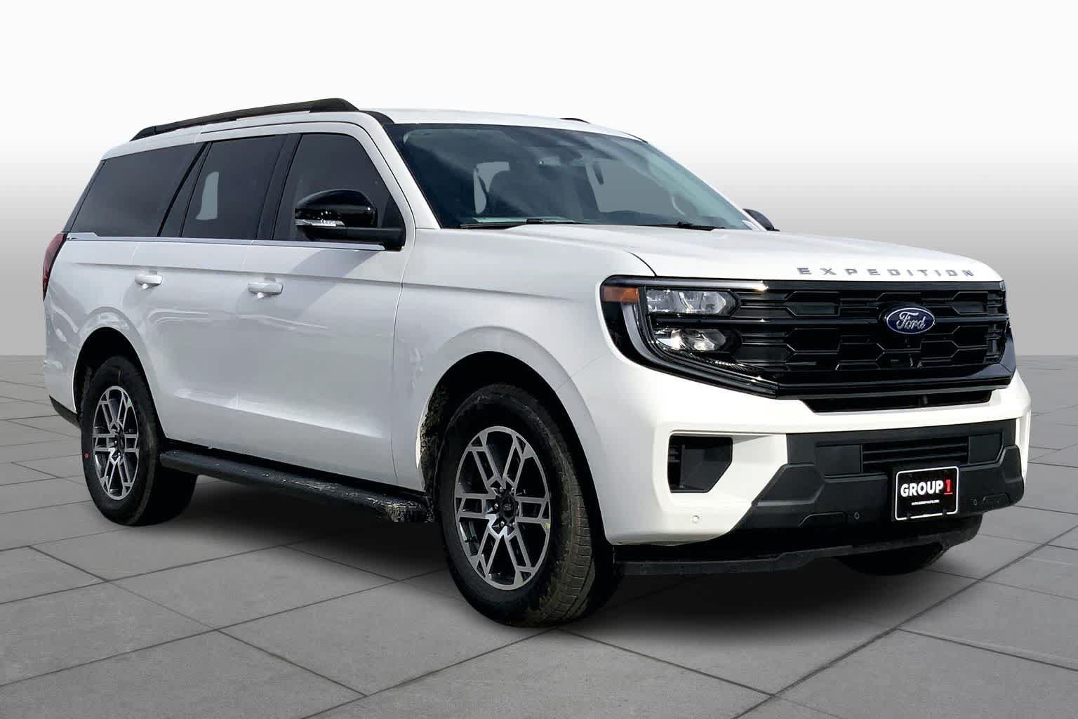 Used 2026 Ford Expedition Active RWD image 2