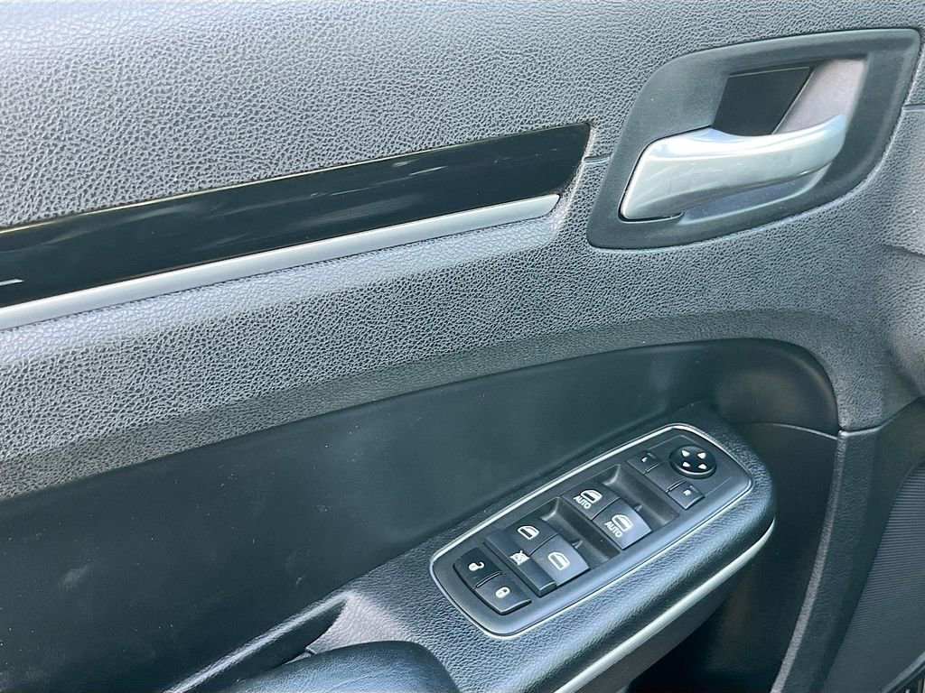 Used 2021 Chrysler 300 S image 17