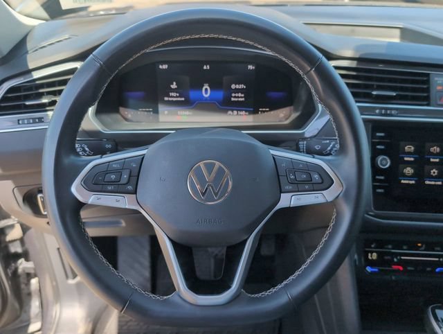 Used 2022 Volkswagen Tiguan SE FWD image 11