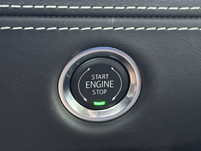 New 2026 Cadillac Escalade ESV V AWD/4WD image 18