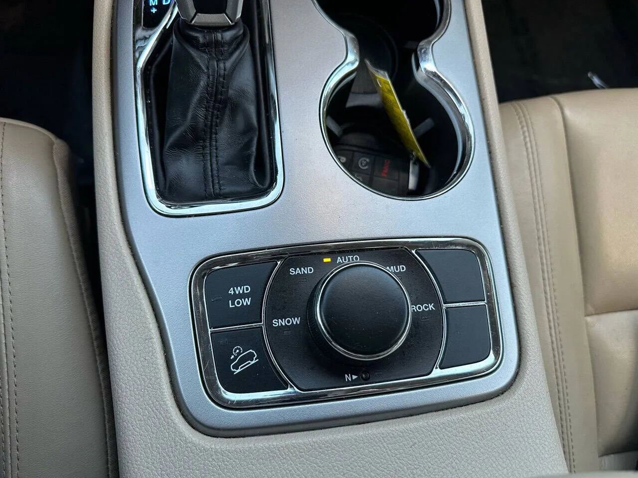 Used 2018 Jeep Grand Cherokee Limited image 17