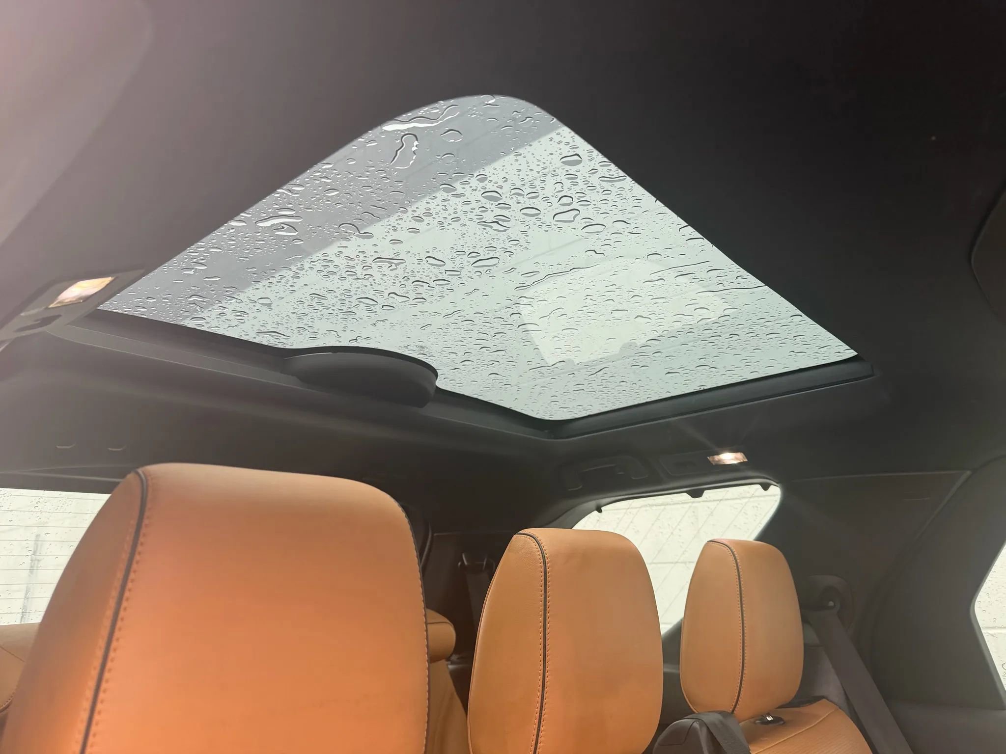 Used 2018 Land Rover Discovery HSE image 23