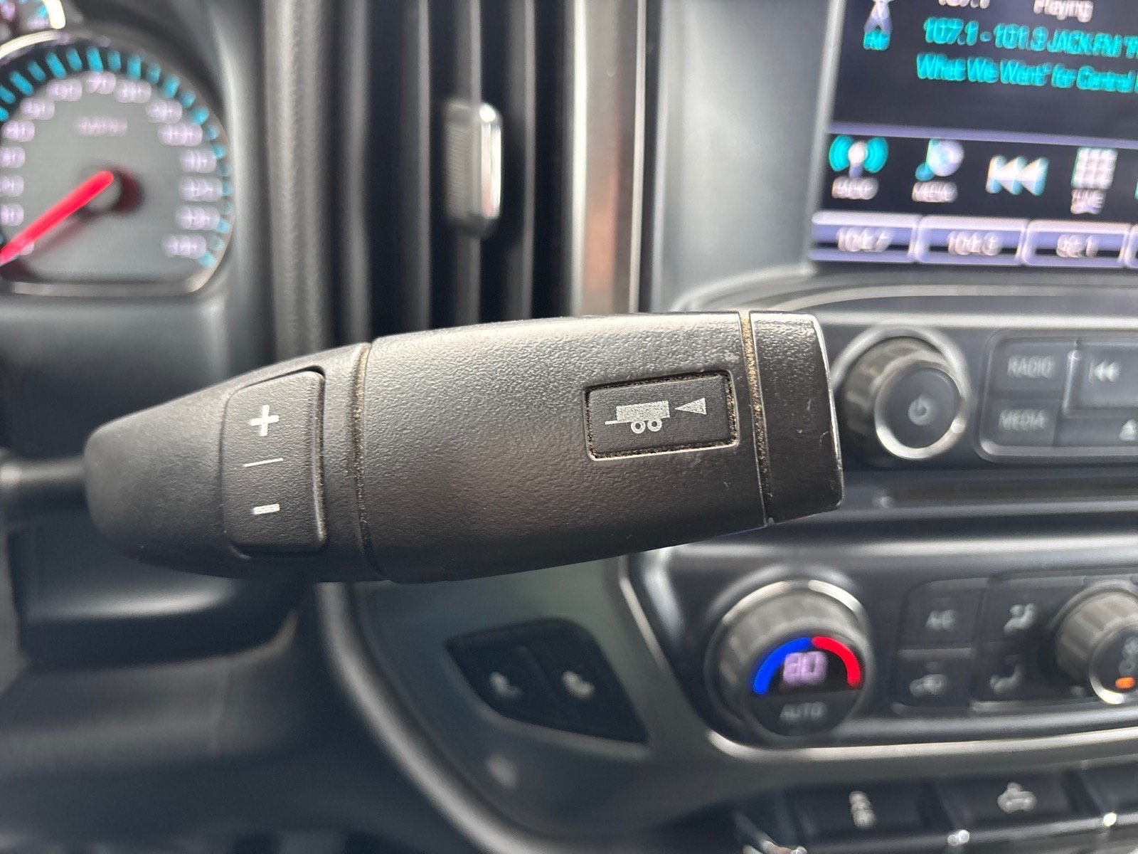 Used 2018 Chevrolet Silverado 1500 LT w/ LPO, Black Pack AWD/4WD image 26