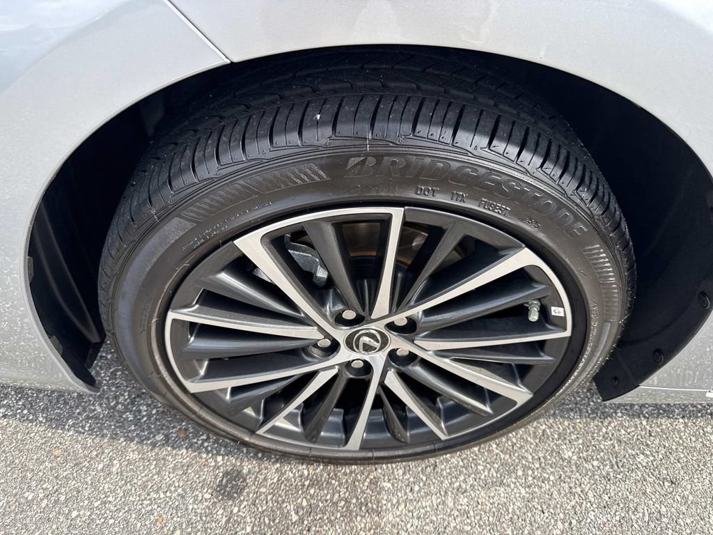 Used 2025 Lexus ES 350 w/ Premium Package FWD image 11