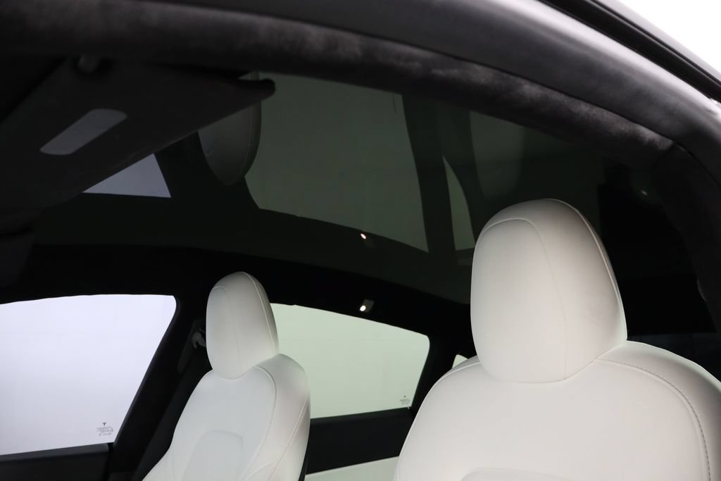 Used 2021 Tesla Model Y Long Range AWD/4WD image 16