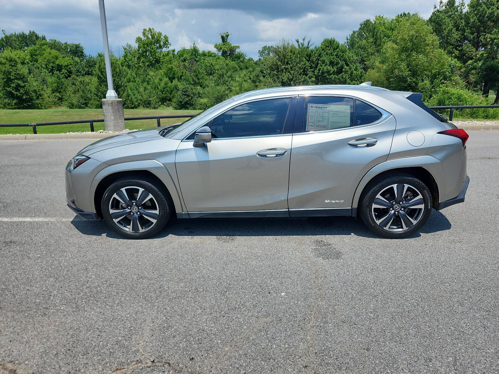 Used 2022 Lexus UX 250h w/ Premium Package AWD/4WD image 2