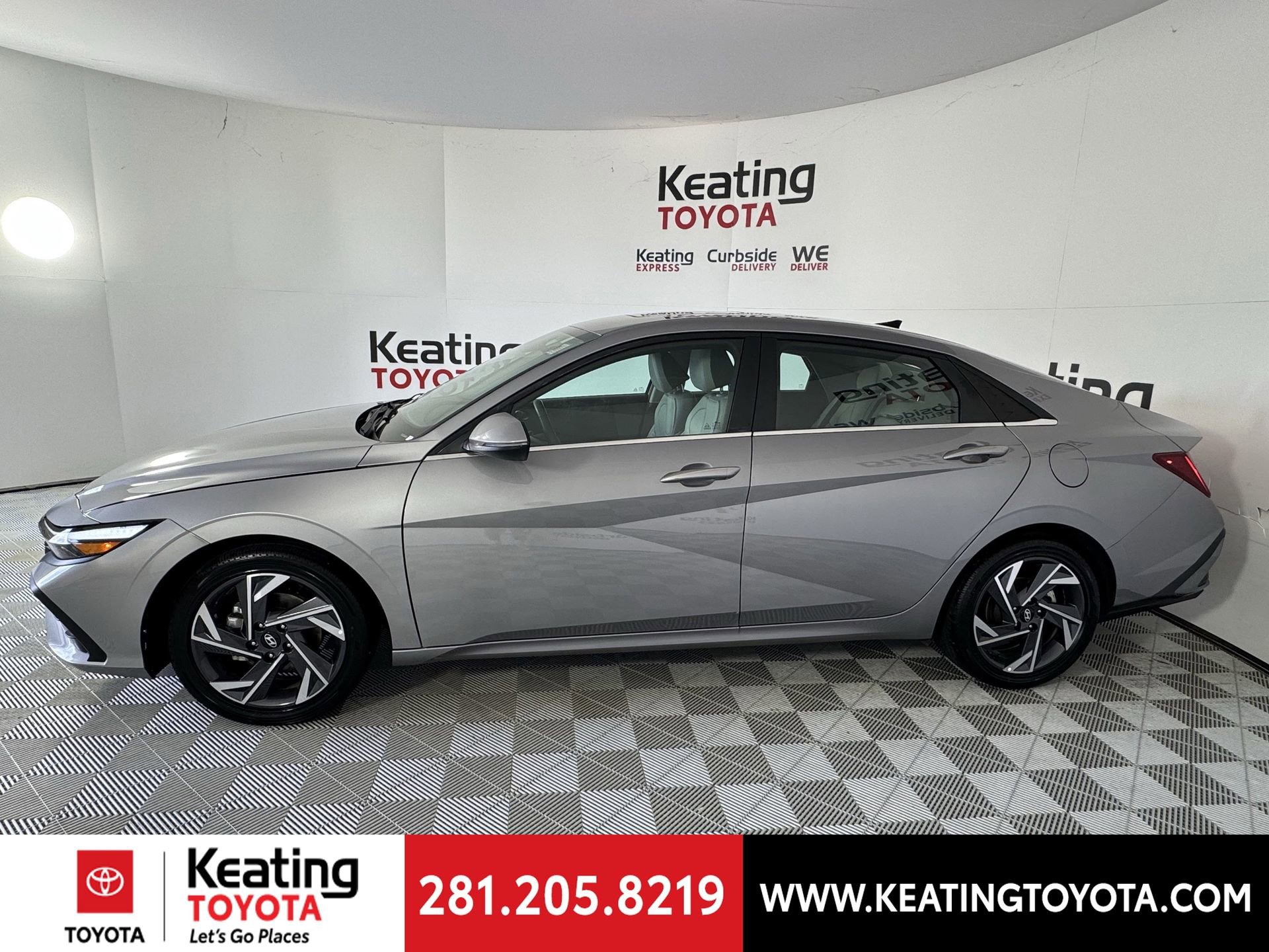 Used 2025 Hyundai Elantra Limited image 8