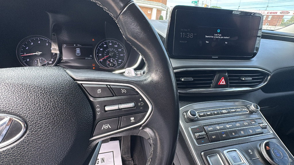 Used 2023 Hyundai Santa Fe SEL AWD/4WD image 16