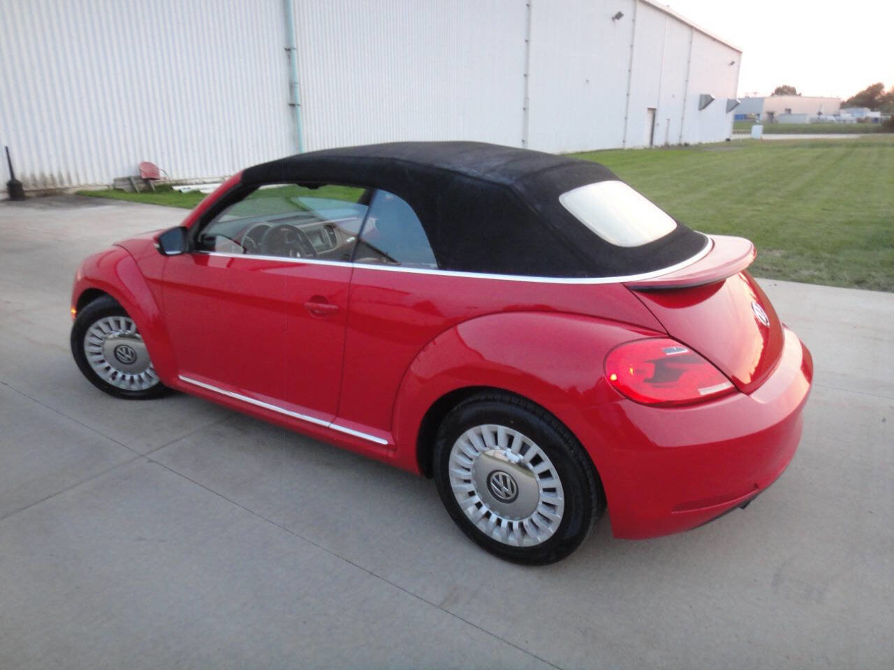 Used 2016 Volkswagen Beetle 1.8T S image 29