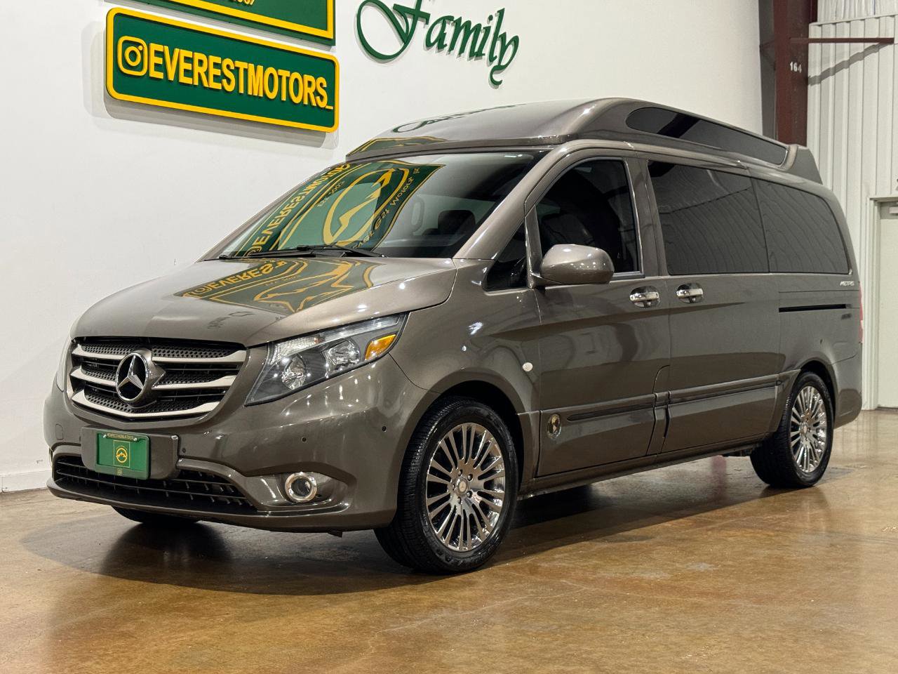 Used 2016 Mercedes-Benz Metris Passenger image 3