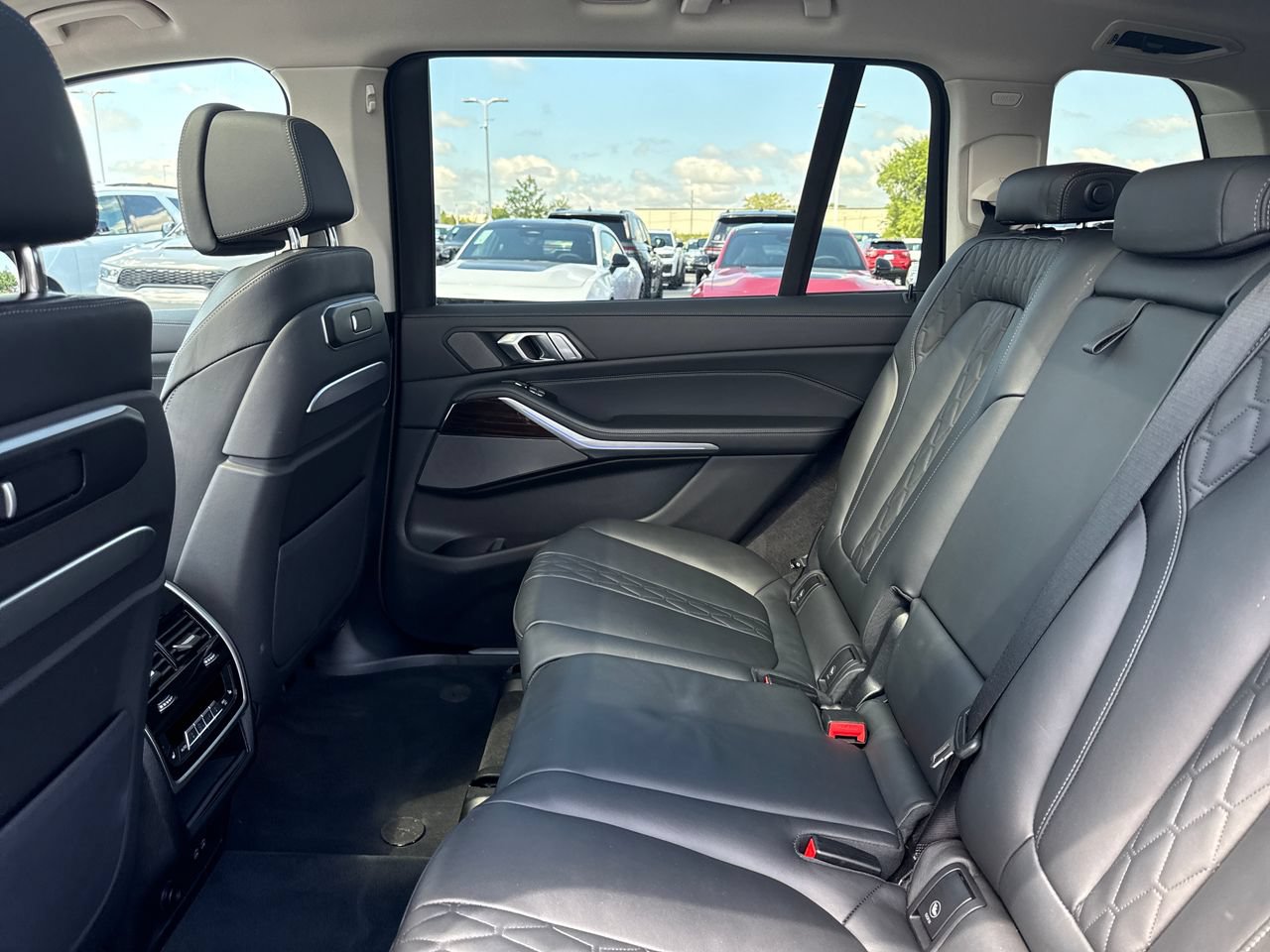 Used 2026 BMW X7 xDrive40i AWD/4WD image 4